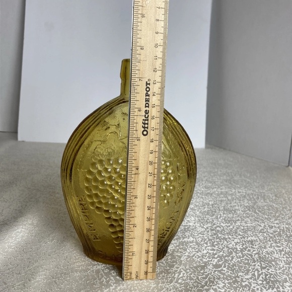Vintage Green Amber Glass Embossed Grapes/ Eagle Collectible Flask Bottle Décor - Picture 9 of 11